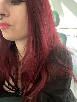 Snapshot of LunaMoongirl chatting on 11-12-25, 03:01 LunaMoongirl online show from 11-12-25, 03:01