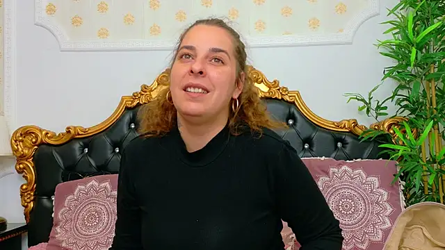 Snapshot of KarinaNoir chatting on 05-05-26, 04:09 KarinaNoir online show from 05-05-26, 04:09