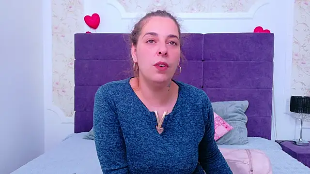 Snapshot of KarinaNoir chatting on 05-07-26, 04:18 KarinaNoir online show from 05-07-26, 04:18