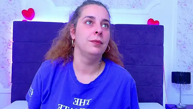 Snapshot of KarinaNoir chatting on 05-16-26, 04:09 KarinaNoir online show from 05-16-26, 04:09