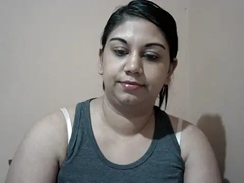 Snapshot of bellachow10 chatting on 05-16-26, 06:50 bellachow10 online show from 05-16-26, 06:50