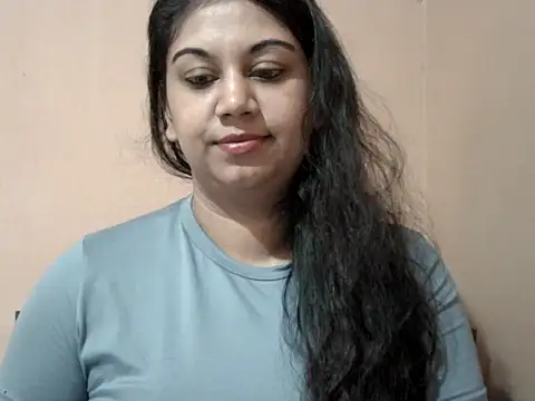 Snapshot of bellachow10 chatting on 05-25-26, 06:19 bellachow10 online show from 05-25-26, 06:19