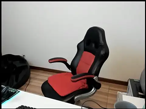 Snapshot of kayortiiz chatting on 02-21-25, 01:00 kayortiiz online show from 02-21-25, 01:00