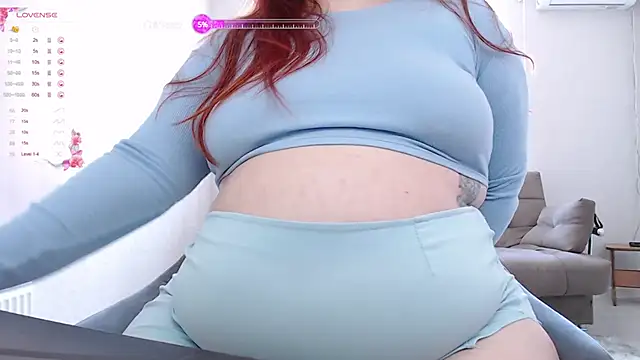 Snapshot of Mia_Bows chatting on 02-18-25, 08:05 Mia Bows online show from 02-18-25, 08:05