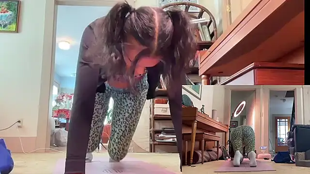 Snapshot of queendab626 chatting on 01-27-25, 06:20 queendab626 online show from 01-27-25, 06:20