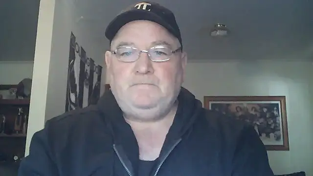 Snapshot of HOTANAL chatting on 09-27-25, 11:32 HOTANAL online show from 09-27-25, 11:32
