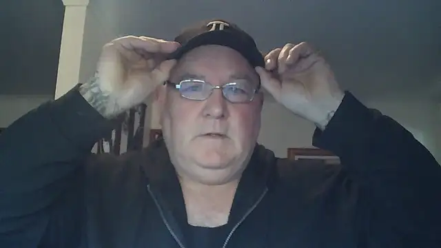 Snapshot of HOTANAL chatting on 09-28-25, 10:37 HOTANAL online show from 09-28-25, 10:37
