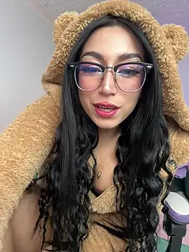 Snapshot of sophie_cute66 chatting on 01-16-26, 04:38 sophie cute66 online show from 01-16-26, 04:38