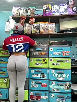 Snapshot of sophie_cute66 chatting on 01-17-26, 08:23 sophie cute66 online show from 01-17-26, 08:23