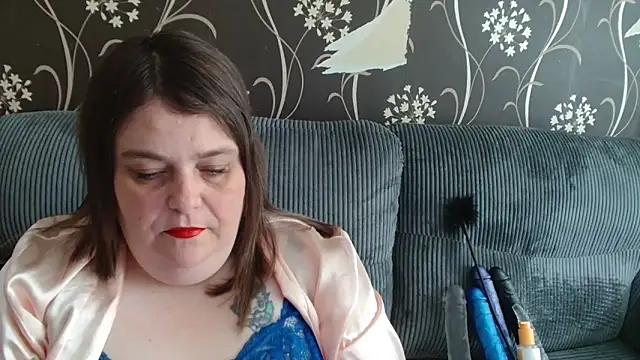 Snapshot of HouseWifeWhore_Milf chatting on 03-09-25, 02:10 HouseWifeWhore Milf online show from 03-09-25, 02:10