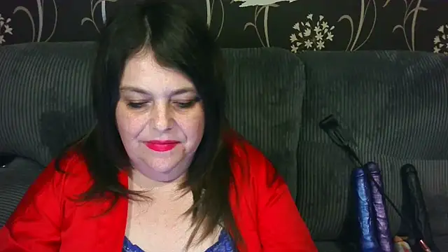 HouseWifeWhore Milf online show from 04-18-26, 01:09