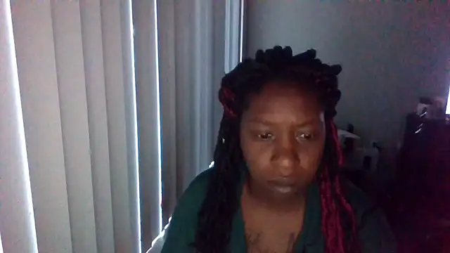 Snapshot of markquanna chatting on 09-21-25, 02:08 markquanna online show from 09-21-25, 02:08