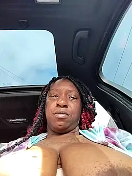 Snapshot of markquanna chatting on 10-02-25, 05:31 markquanna online show from 10-02-25, 05:31