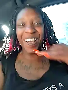 Snapshot of markquanna chatting on 10-07-25, 04:37 markquanna online show from 10-07-25, 04:37