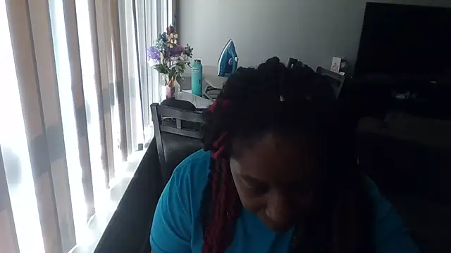 Snapshot of markquanna chatting on 10-10-25, 04:39 markquanna online show from 10-10-25, 04:39