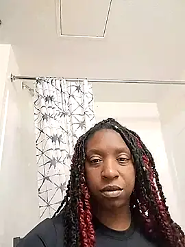 Snapshot of markquanna chatting on 10-13-25, 07:30 markquanna online show from 10-13-25, 07:30