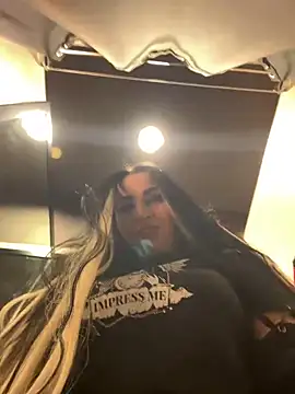 CrazzyChicks online show from 01-26-25, 08:03