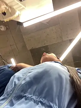 CrazzyChicks online show from 09-15-25, 04:23