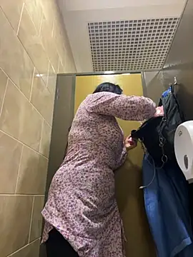 CrazzyChicks online show from 09-17-25, 06:15