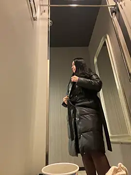 CrazzyChicks online show from 03-11-26, 06:41