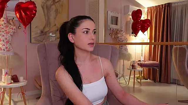 Snapshot of OliviaSirena chatting on 02-26-26, 10:31 OliviaSirena online show from 02-26-26, 10:31