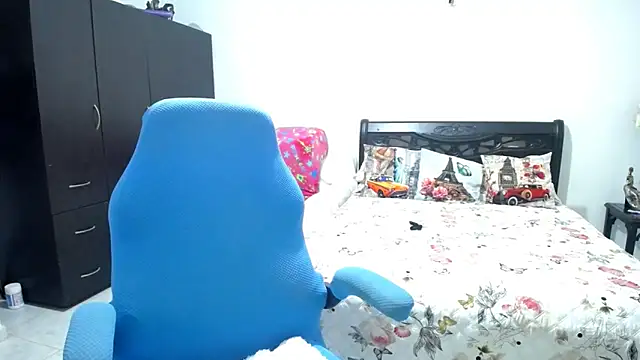 Snapshot of Xiimen chatting on 11-13-25, 10:52 Xiimen online show from 11-13-25, 10:52