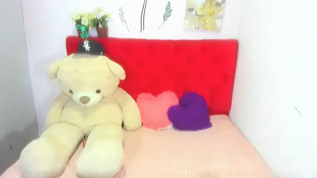 GiannaGoddes online show from 01-13-25, 04:07