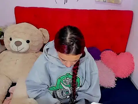 GiannaGoddes online show from 01-15-25, 10:17