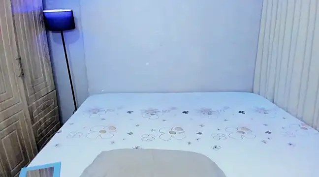 Snapshot of shantal_r0mance chatting on 02-15-25, 06:23 shantal r0mance online show from 02-15-25, 06:23