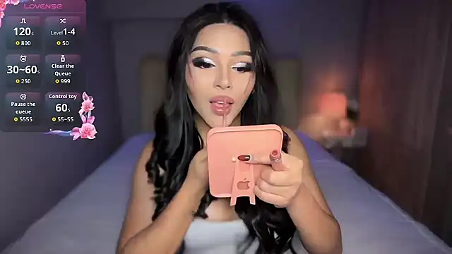 Snapshot of shantal_r0mance chatting on 01-09-26, 10:44 shantal r0mance online show from 01-09-26, 10:44