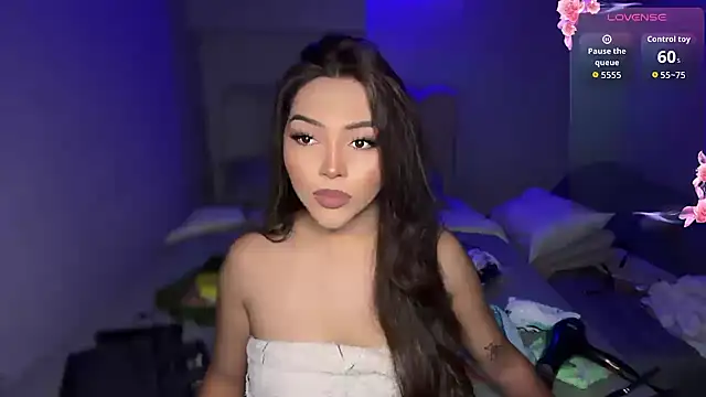 Snapshot of shantal_r0mance chatting on 07-25-26, 01:36 shantal r0mance online show from 07-25-26, 01:36