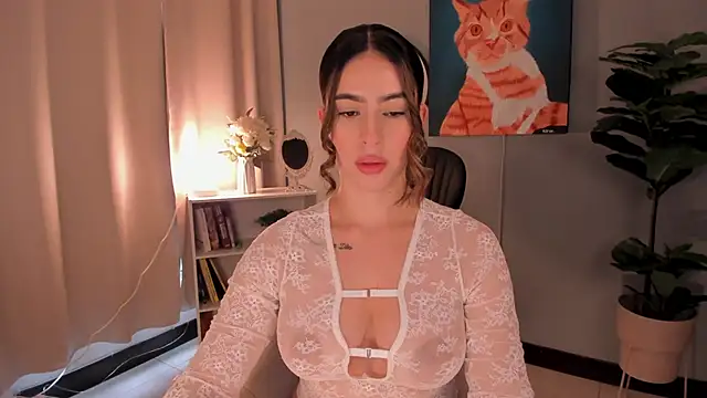 LiaPearce online show from 10-27-25, 12:20