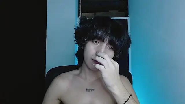Snapshot of littlextreme chatting on 04-24-26, 02:14 littlextreme online show from 04-24-26, 02:14