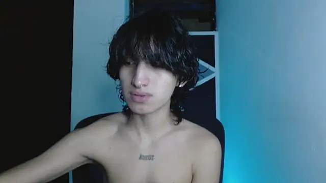 Snapshot of littlextreme chatting on 06-09-26, 03:29 littlextreme online show from 06-09-26, 03:29