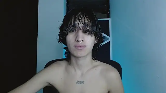 Snapshot of littlextreme chatting on 06-20-26, 03:31 littlextreme online show from 06-20-26, 03:31