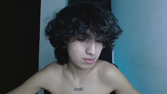 Snapshot of littlextreme chatting on 06-25-26, 03:39 littlextreme online show from 06-25-26, 03:39