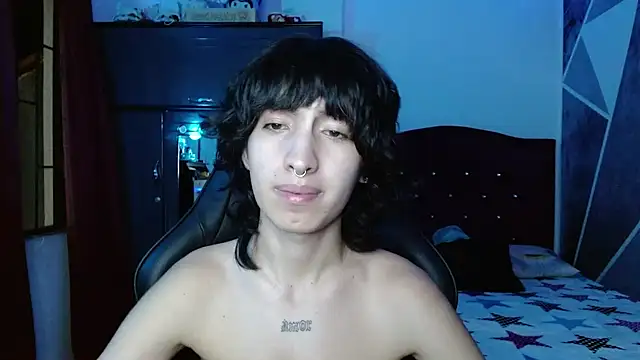 Snapshot of littlextreme chatting on 07-10-26, 02:38 littlextreme online show from 07-10-26, 02:38