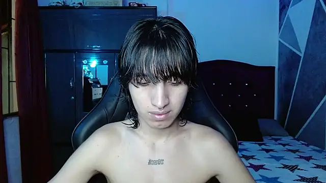 Snapshot of littlextreme chatting on 07-24-26, 03:59 littlextreme online show from 07-24-26, 03:59