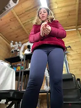 DaisyVibesss online show from 12-08-24, 10:08