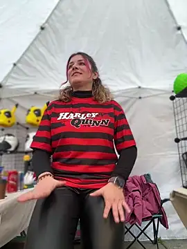 DaisyVibesss online show from 02-26-25, 08:48