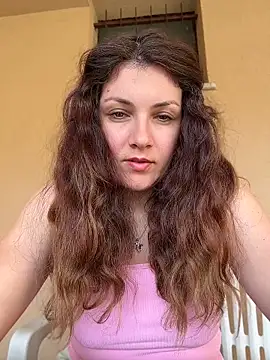 Snapshot of DaisyVibesss chatting on 04-17-26, 12:19 DaisyVibesss online show from 04-17-26, 12:19