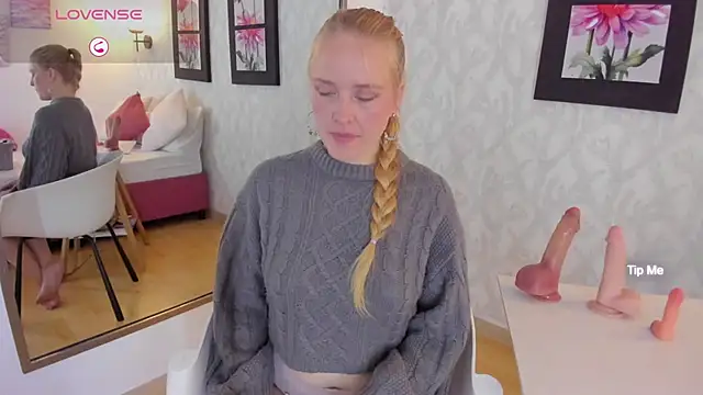 Snapshot of EmilySumer chatting on 02-23-25, 10:17 EmilySumer online show from 02-23-25, 10:17