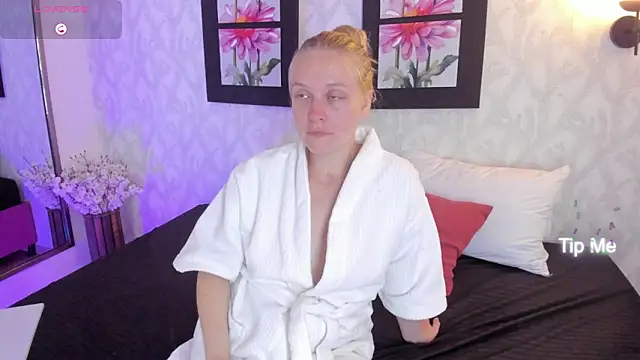 Snapshot of EmilySumer chatting on 03-20-25, 05:57 EmilySumer online show from 03-20-25, 05:57