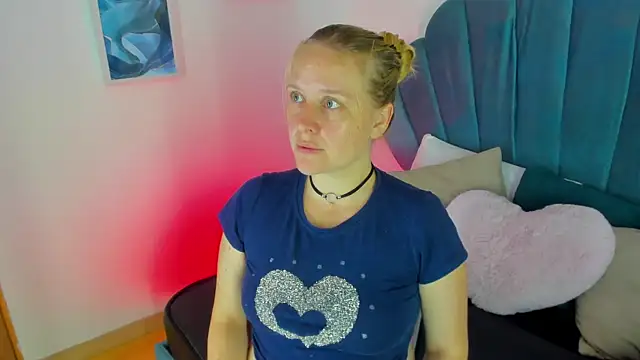EmilySumer online show from 07-20-26, 07:27