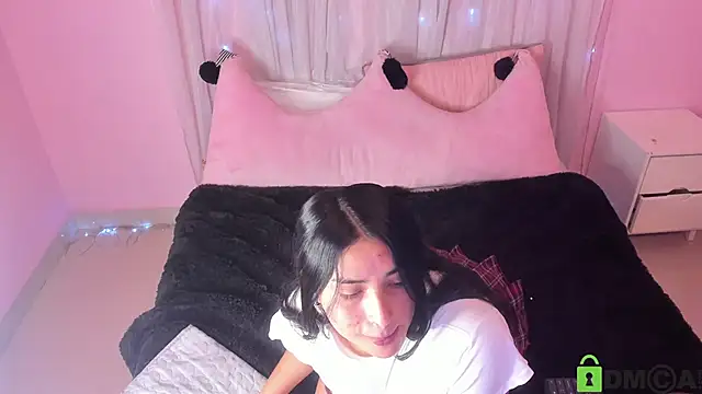 Kirara 22 online show from 12-19-24, 04:23