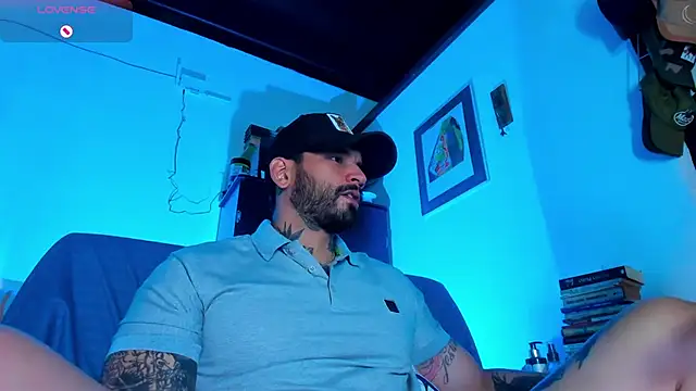 Snapshot of CamiloGray_ chatting on 01-21-25, 01:11 CamiloGray online show from 01-21-25, 01:11