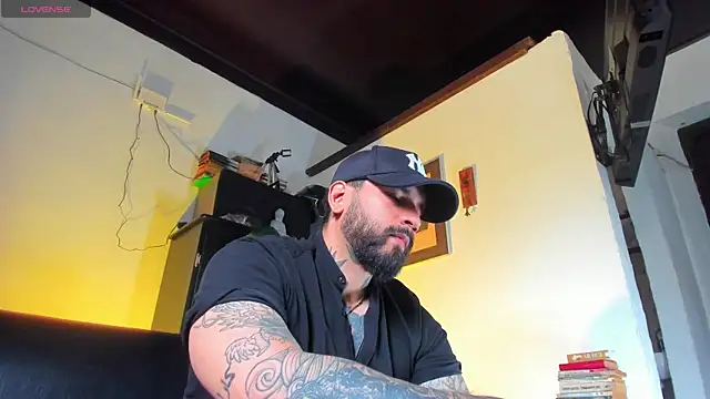 Snapshot of CamiloGray_ chatting on 09-17-25, 01:13 CamiloGray online show from 09-17-25, 01:13