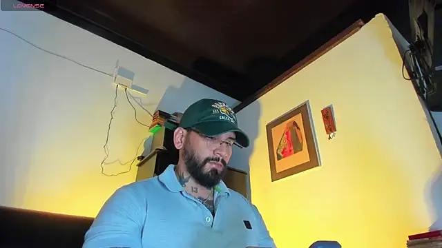 Snapshot of CamiloGray_ chatting on 10-03-25, 02:03 CamiloGray online show from 10-03-25, 02:03