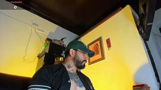 CamiloGray  online show from 10-27-25, 01:59