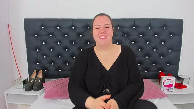 Snapshot of EvaLick chatting on 12-20-24, 09:32 EvaLick online show from 12-20-24, 09:32